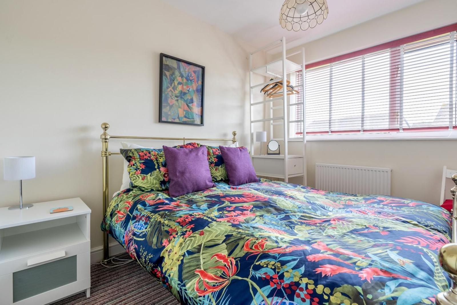Chic 2-Bedroom Townhouse In Vibrant Abergavenny Exterior photo